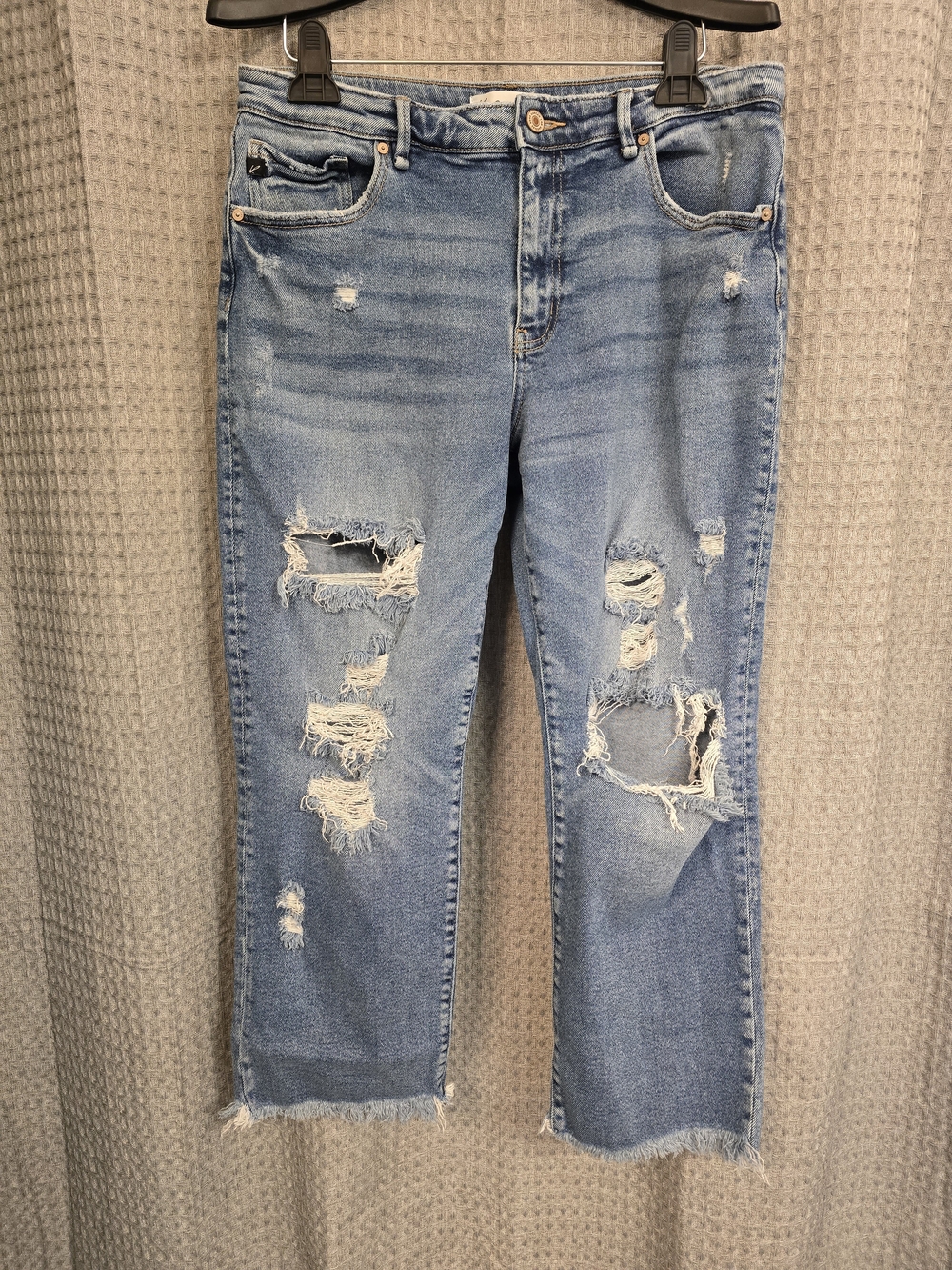 KanCan Light Blue Distressed Cropped Jeans